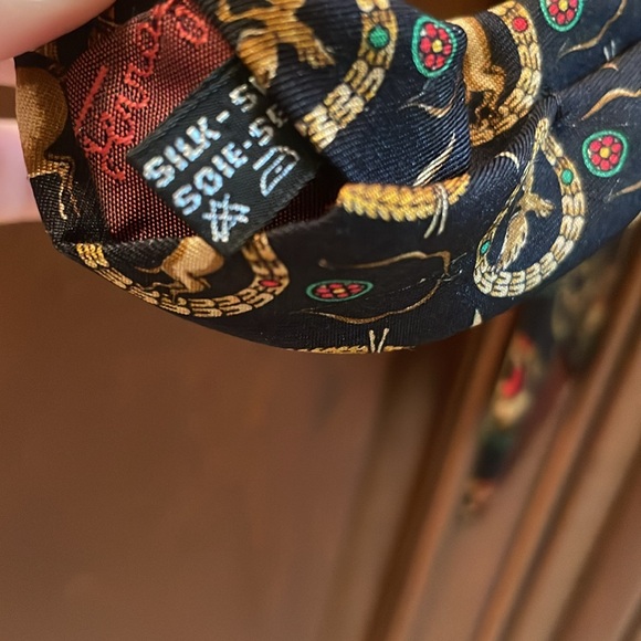 Ferragamo men’s tie - Picture 4 of 4